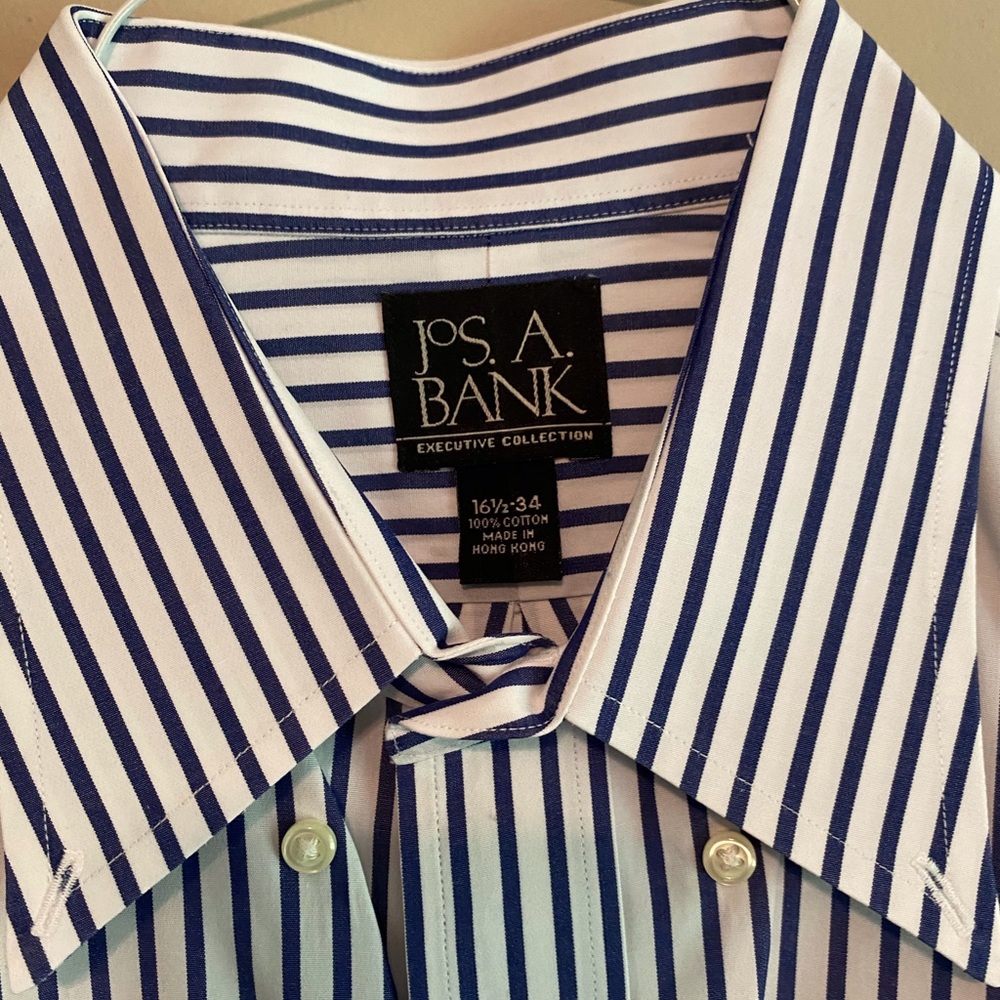 Button down - Picture 2 of 3